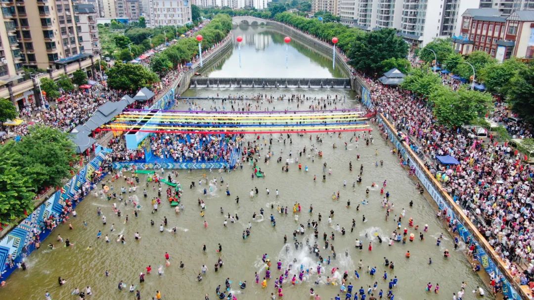 黄琳雁.jpg